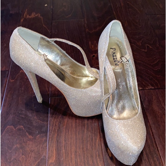 Gold Glitter Brand New Pumps - Picture 3 of 4
